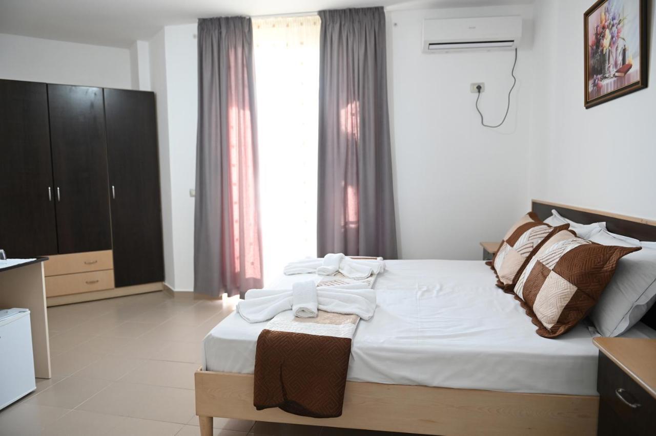 Vila Oxinn Kryemedhej Экстерьер фото