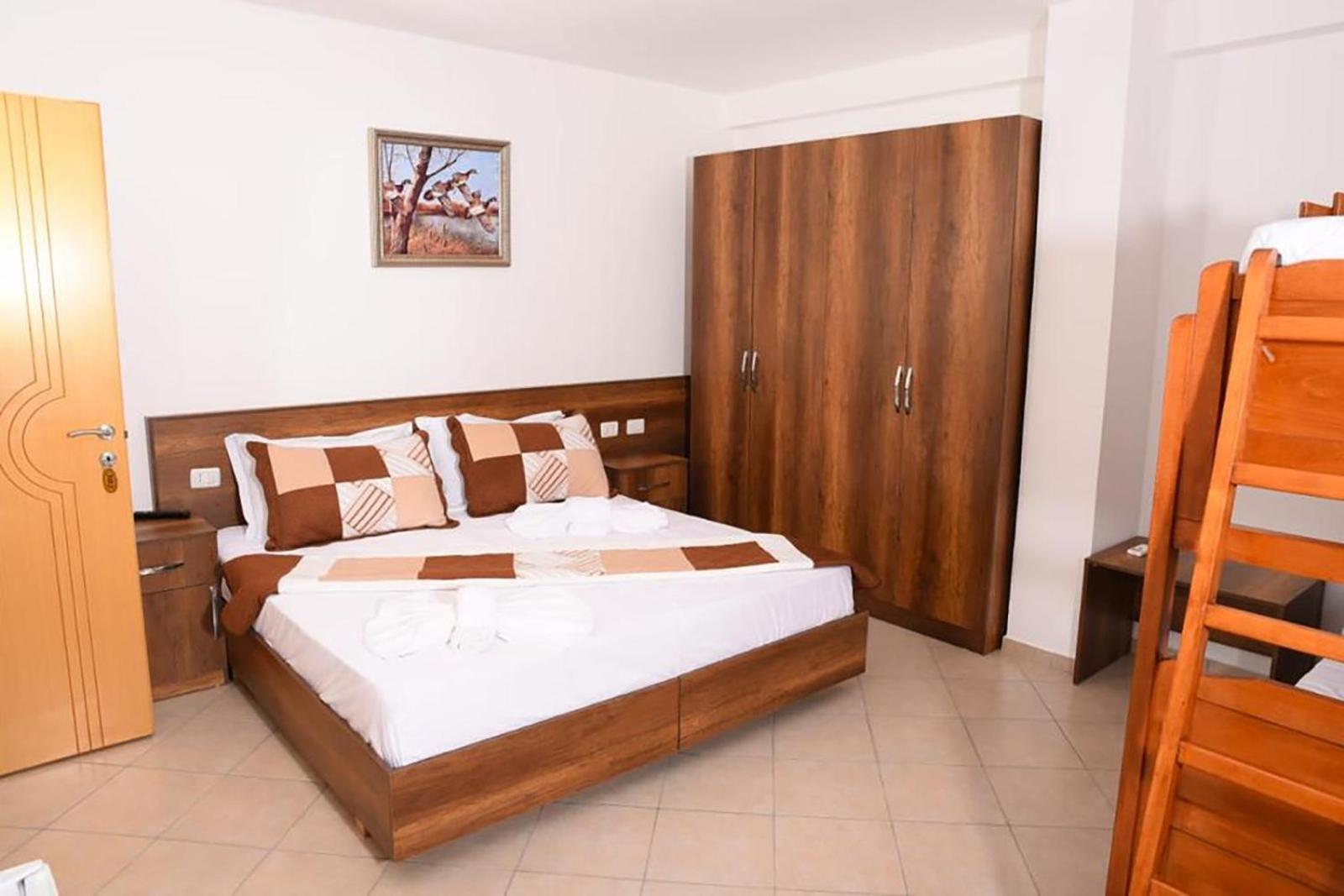 Vila Oxinn Kryemedhej Экстерьер фото